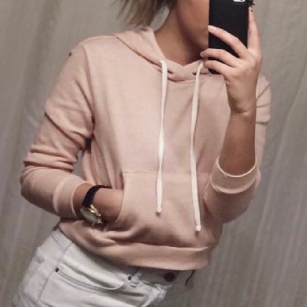 Forever 21 Pink Cropped Hoodie. Size Medium.